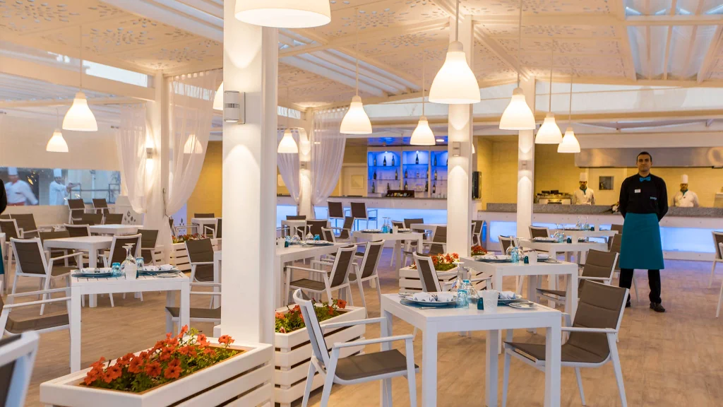 الفندق صن رايز هوليدايز ريزورت - الغردقة